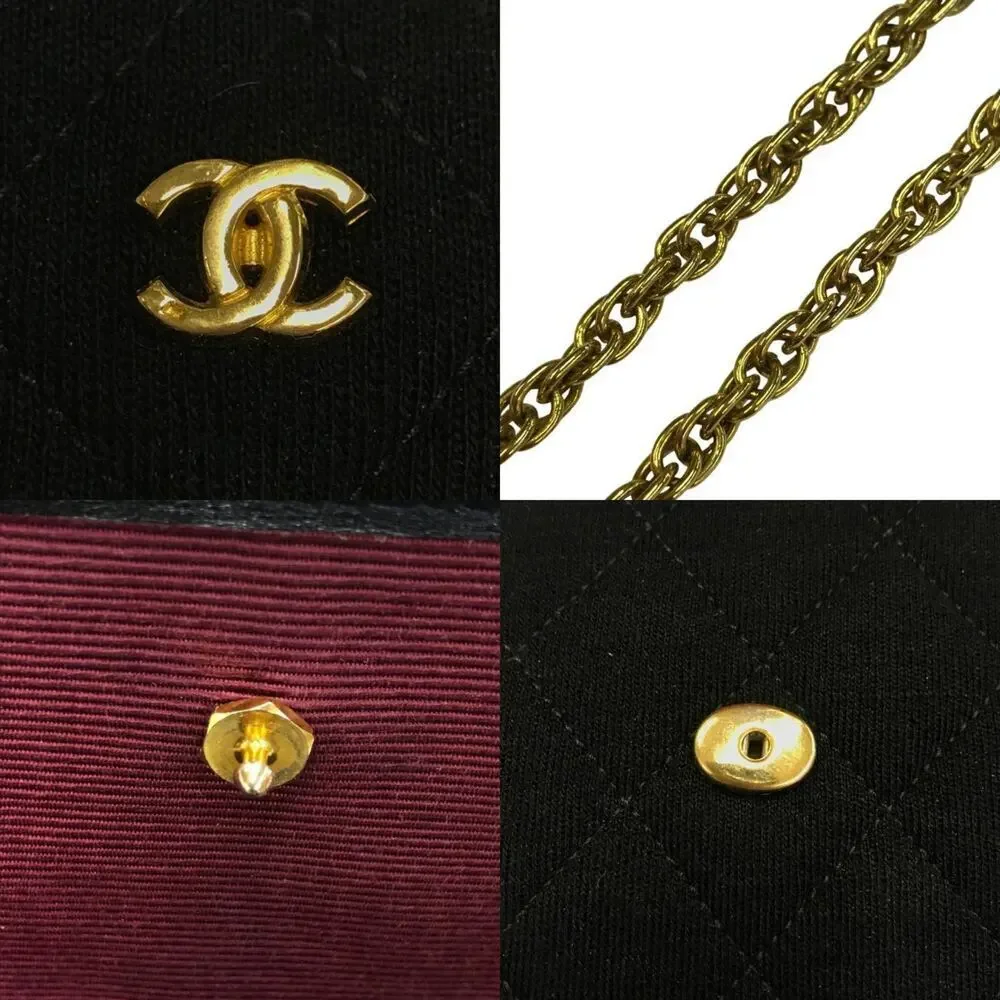 CHANEL Black Shoulder Bag